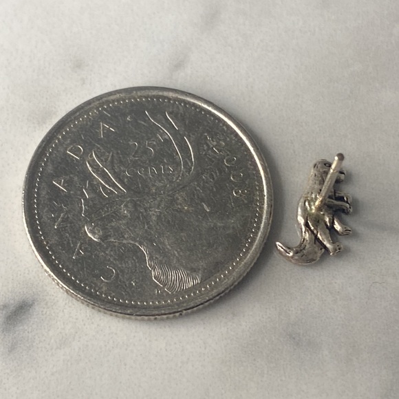 Dinosaur stud‎ earring - Picture 4 of 4